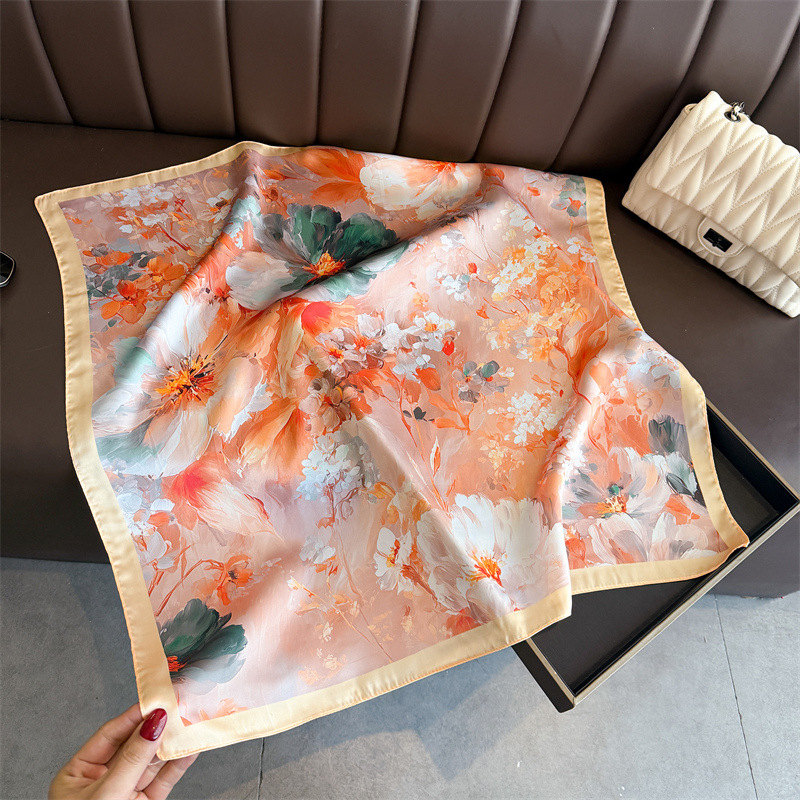 Foulard carré en soie imprimé  - Ascot Neck Scarf avis et prix