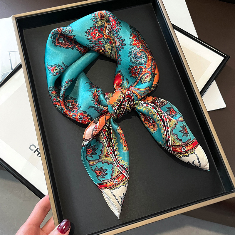 Group écharpe injSquare pour f - Ascot Neck Scarf avis et prix