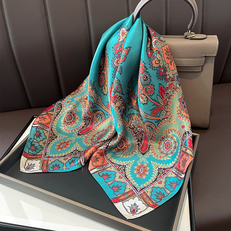 Group écharpe injSquare pour f - Ascot Neck Scarf avis et prix